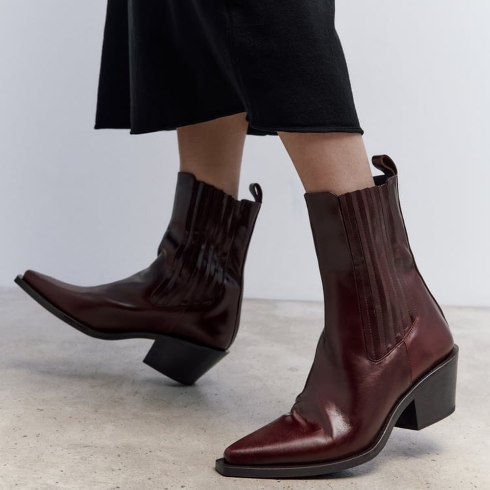 ELASTIC LEATHER COWBOY HEELED ANKLE BOOTS